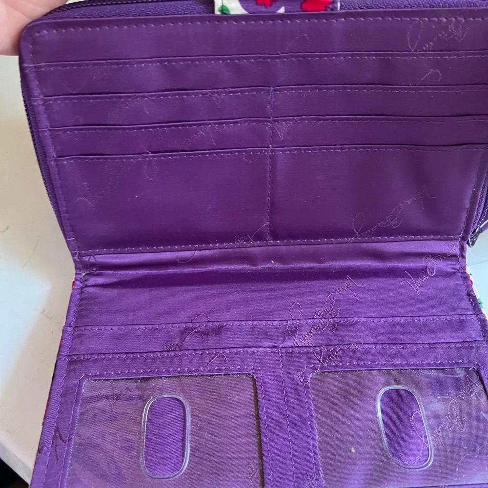Vera Bradley turnlock wallet in the "Viva La Vera" pattern - Picture 4 of 6